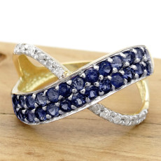 Anel com 26 Safiras e  12 Diamantes, em Ouro Amarelo 18 Kilates